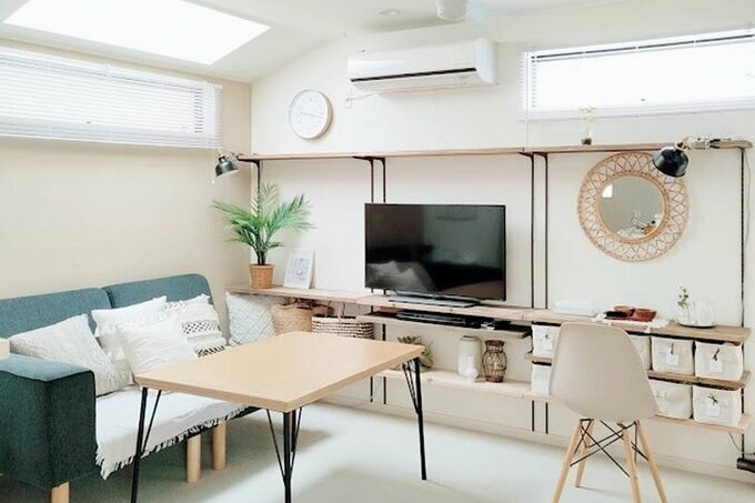 ホワイトとブラウンを基調としたリビング