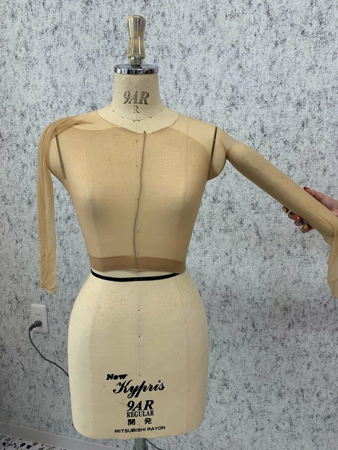 ストッキングをインナーに