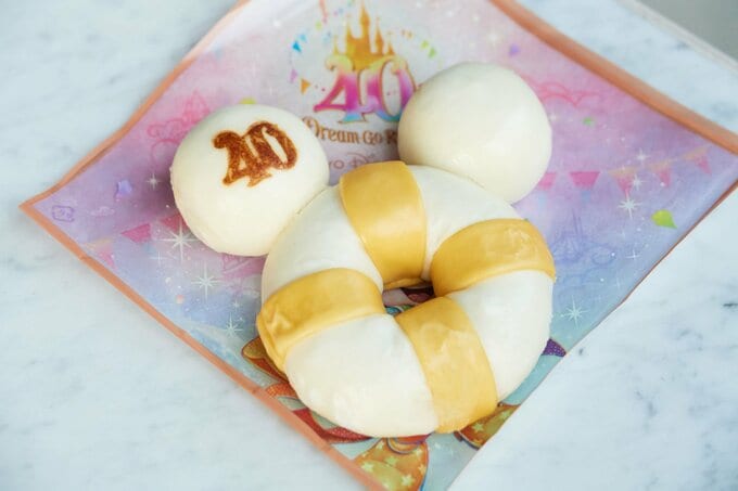 「ミッキーうきわまん（チキン）」（750円）