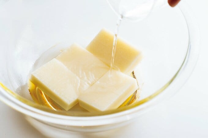 もちを電子レンジでやわらかくする下準備