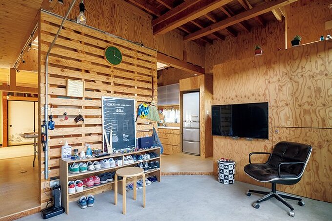 玄関も兼ねるウチ土間