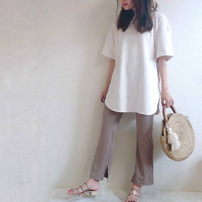 ストレートなリブパンできれいめカジュアルに