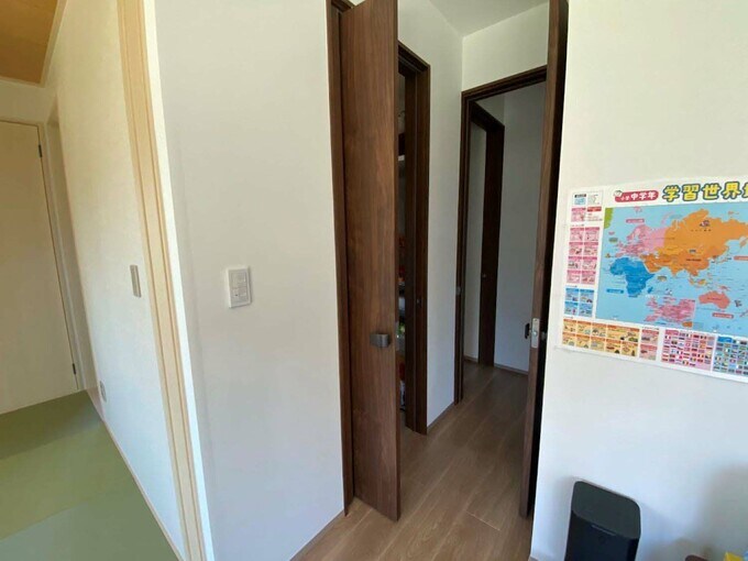 クローゼットと寝室の扉