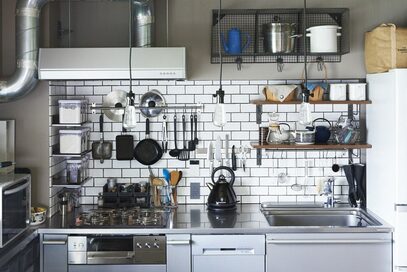 【最新リノベーション事情】キッチンは見せる収納がトレンドに！