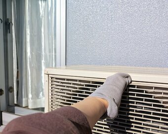 古靴下で大掃除して後悔。タオルにTシャツ…古布をストレスなく使い倒すアイデア／50代・暮らしのコツ