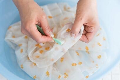 来年の黄ばみを防ぐ！衣替えの前に知りたい「夏服」ケアとしまい方