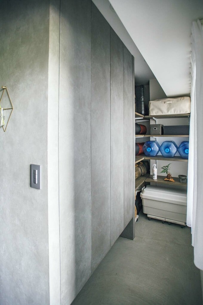 玄関側にあった部屋を、ウォークインクローゼットと土間に