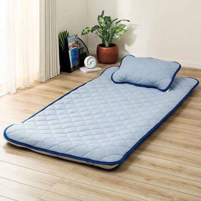 季節に合わせて両面使え、一年じゅう快適!