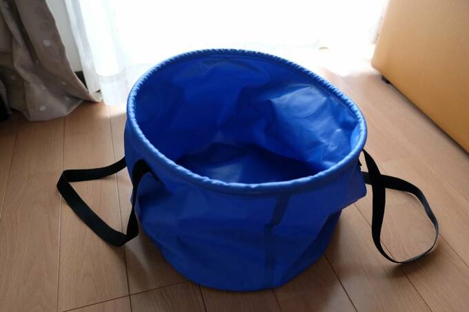 青いバケツ