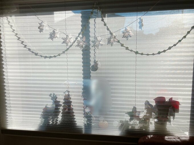 窓を後ろから見たところ