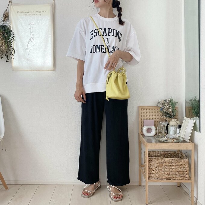 ロゴTとリブパンツでラクちんコーデ