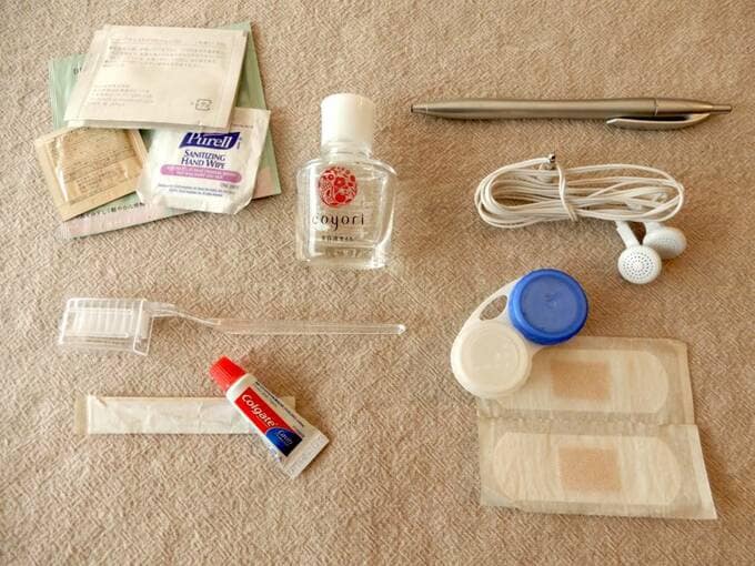 飛行機の旅で必携の7つ道具