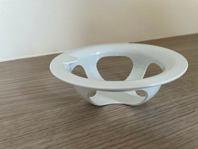 プラスチック製のゴミ受け