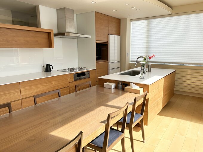 ダイニングテーブル