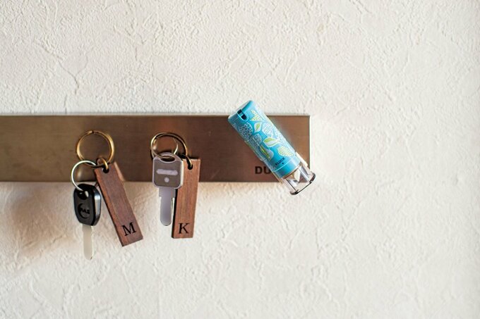 壁にハンコと鍵