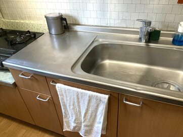 もう「水きりカゴ」は使わない。極狭キッチンを使いやすくする2つの工夫