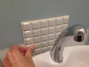 「D.I.Y.TILE」のタイルシートを貼ってみたら本当に簡単で驚いた