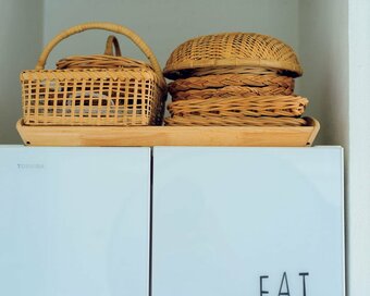 実用アイテムは出しっぱなしに！家事ラクになるフランス式収納術