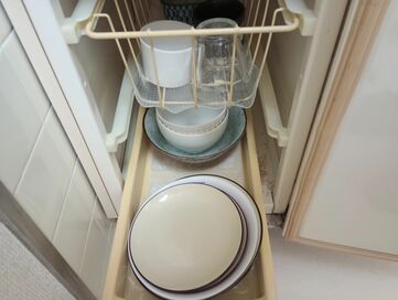 50代、「捨てて困らなかったもの」4つ。食器棚やレースのカーテンも手放してよかった：4月に読みたい記事