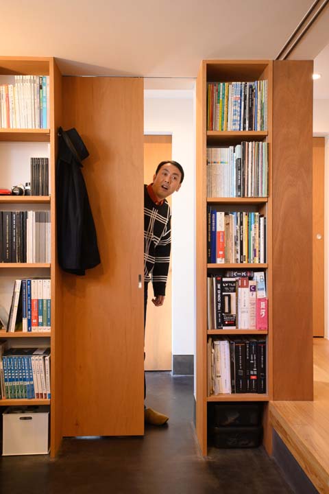 玄関からつながるアトリエスぺース