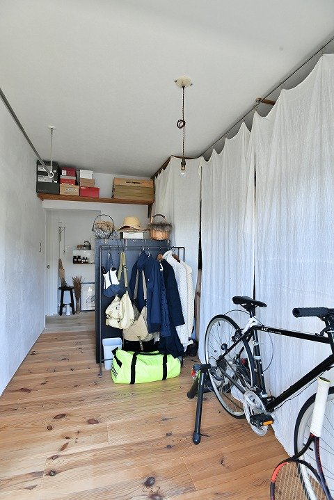 ウォークインクロゼットで収納量を確保