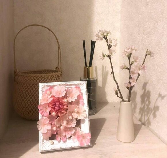 100円グッズでつくる!春を感じるインテリアフレーム