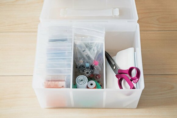 救急箱を裁縫道具入れに