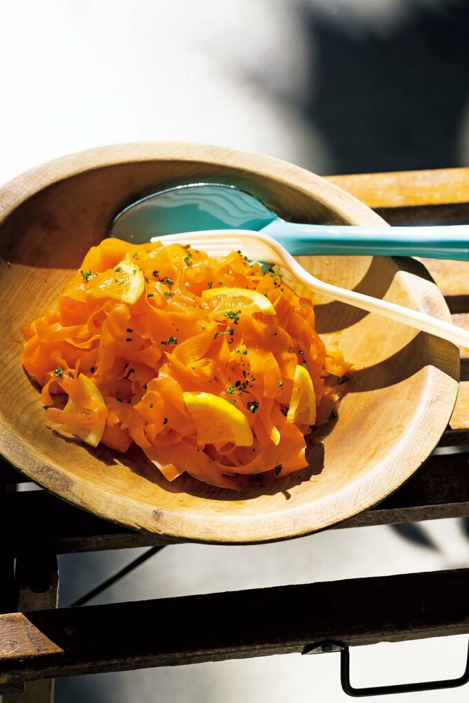 新ニンジンのリボンサラダ