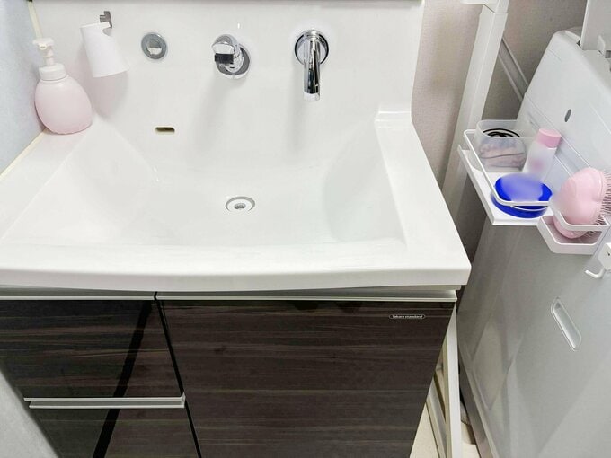 マグネット棚に収納している様子