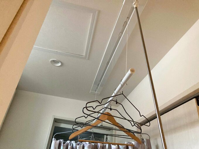 天井に設置したホスクリーン