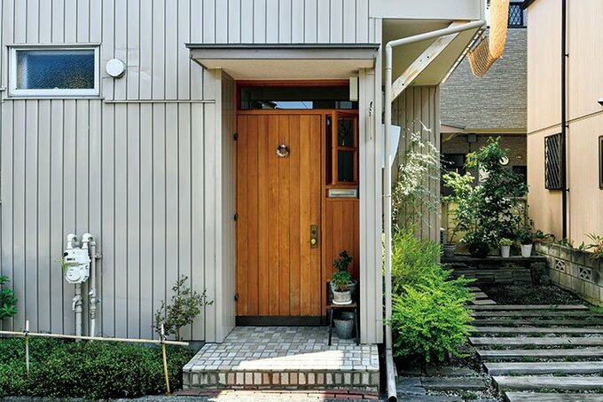 重厚感のある玄関扉