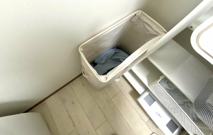 脱ぎっぱなしの服を入れるカゴ