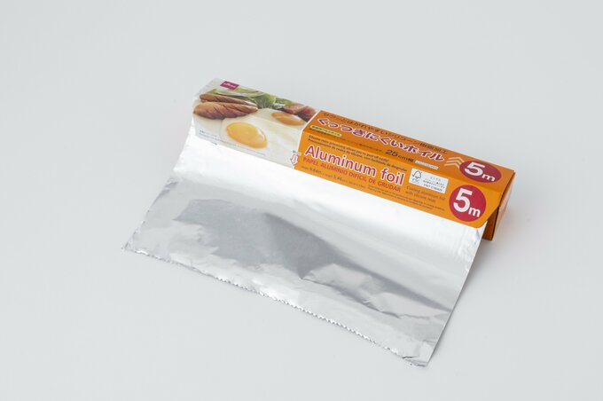 DAISOの「くっつきにくいホイル」を広げた図