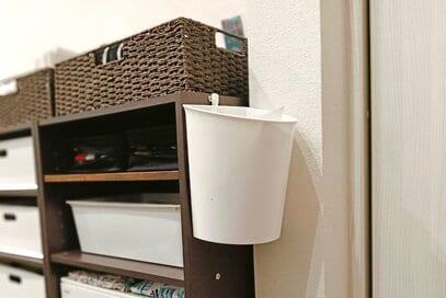ゴミ箱を壁かけにする新しい発想！「セリアの超愛用グッズ」3つ