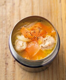 お肉と野菜たっぷりの簡単スープジャー弁当。朝につくっても間に合う