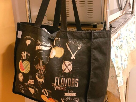 ビニール袋はバッグの中に「ざっくり収納」でラクラク!