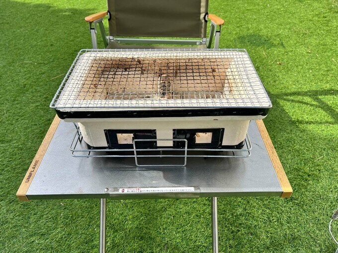 耐熱のテーブルと七輪