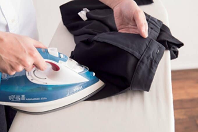 ポケットの袋部分にもアイロンをかける