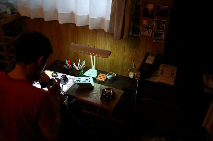 昭和の卓上電気スタンドも現役