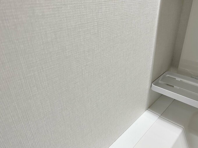 洗面台横の壁紙は汚れにくいものに