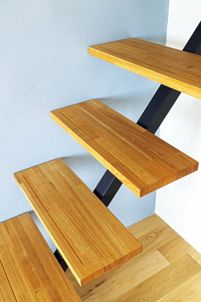 ロフトへ上るための階段