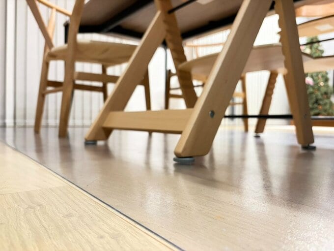 ダイニング下の保護マット